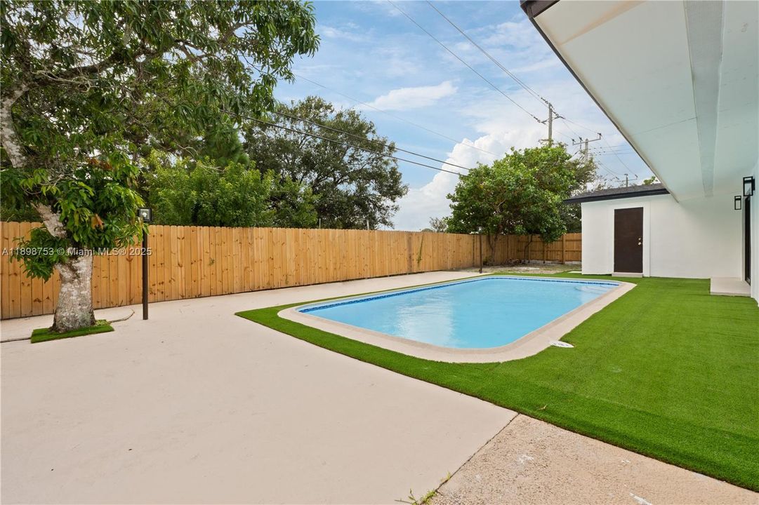 Под контрактом: $659,000 (4 спален, 3 ванн, 2132 Квадратных фут)