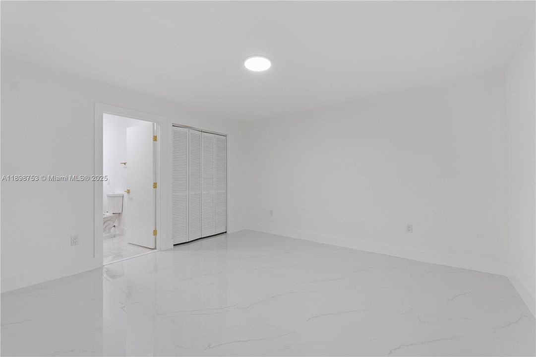 Под контрактом: $659,000 (4 спален, 3 ванн, 2132 Квадратных фут)