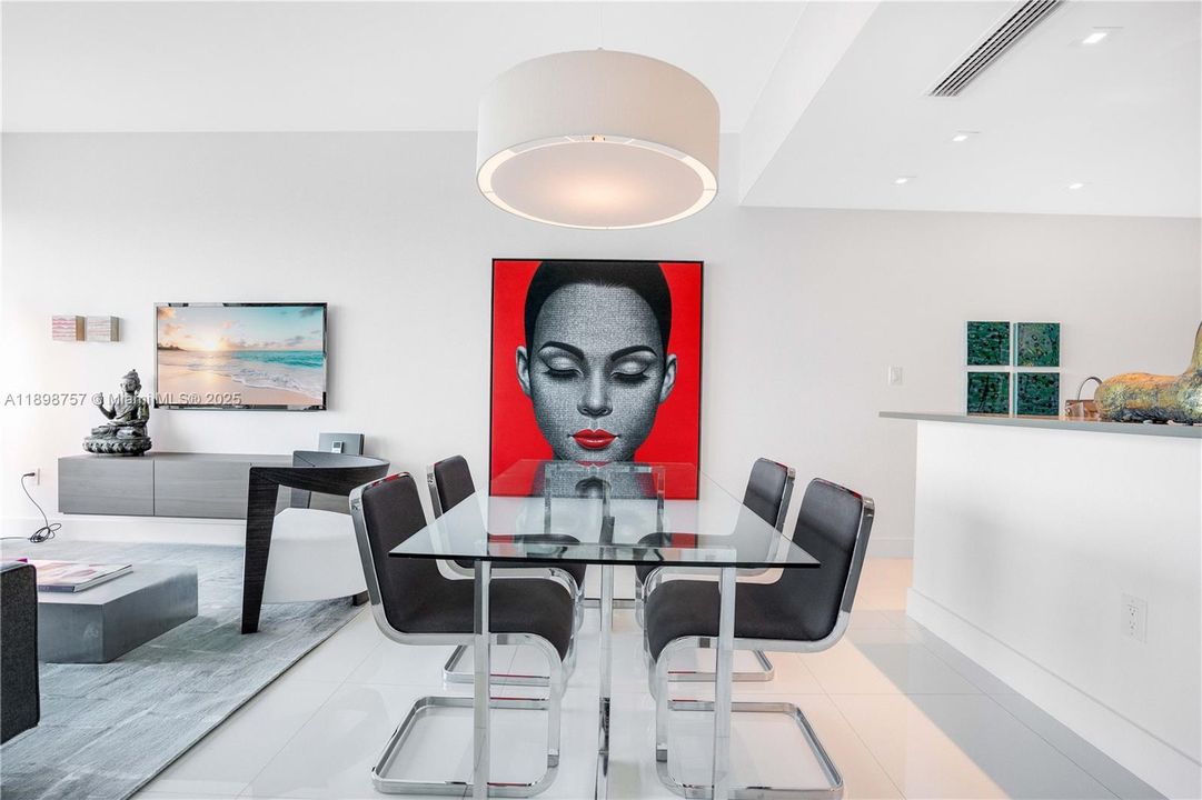 For Sale: $1,350,000 (1 beds, 1 baths, 748 Square Feet)