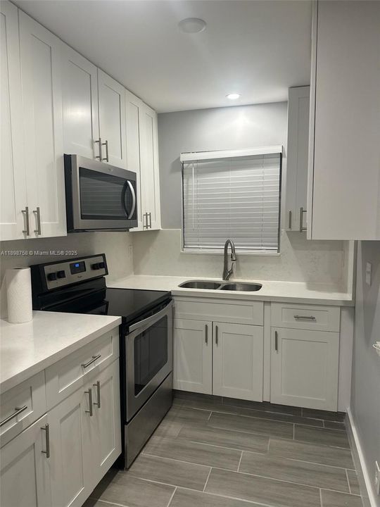 最近租的: $1,700 (1 贝兹, 1 浴室, 610 平方英尺)