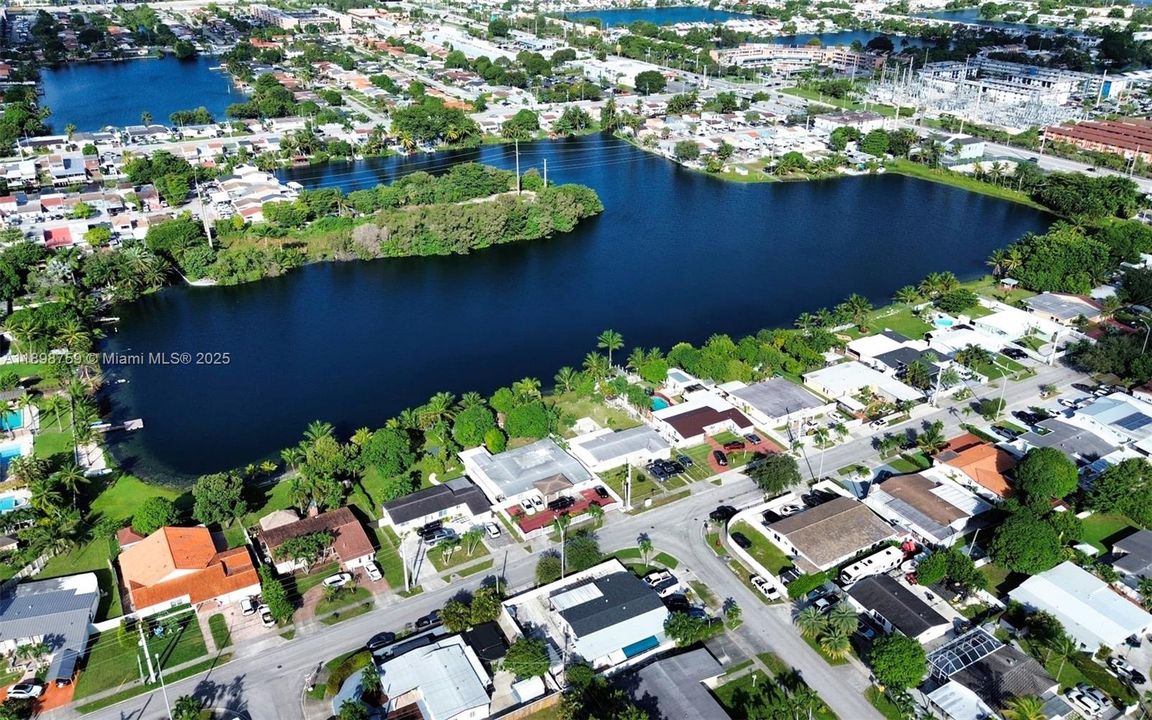 Active With Contract: $720,000 (3 beds, 2 baths, 1233 Square Feet)
