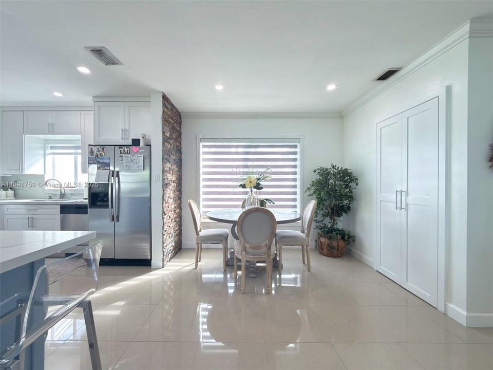 Active With Contract: $720,000 (3 beds, 2 baths, 1233 Square Feet)