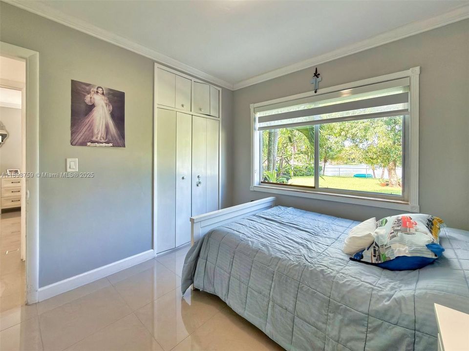 Active With Contract: $720,000 (3 beds, 2 baths, 1233 Square Feet)