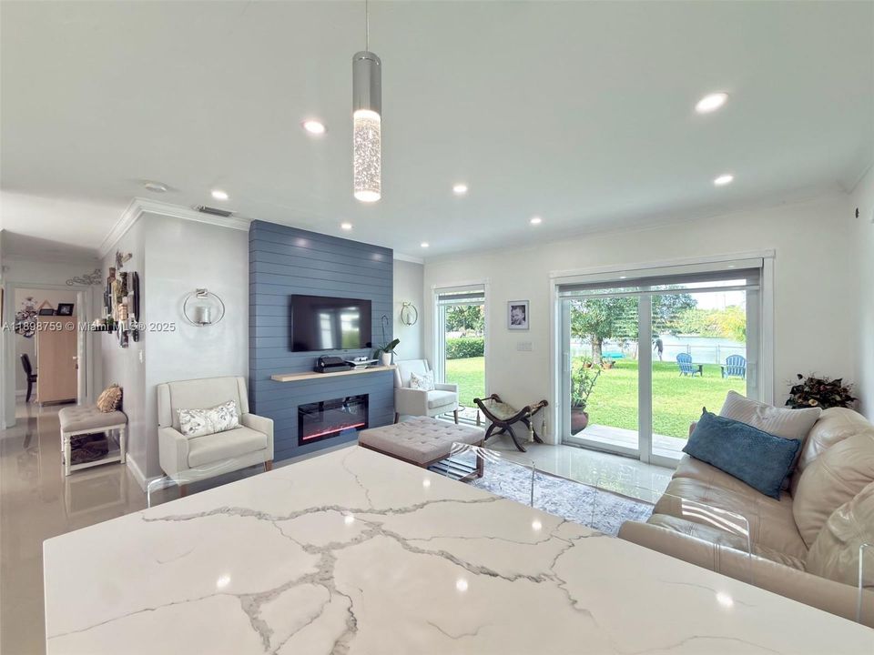 Active With Contract: $720,000 (3 beds, 2 baths, 1233 Square Feet)