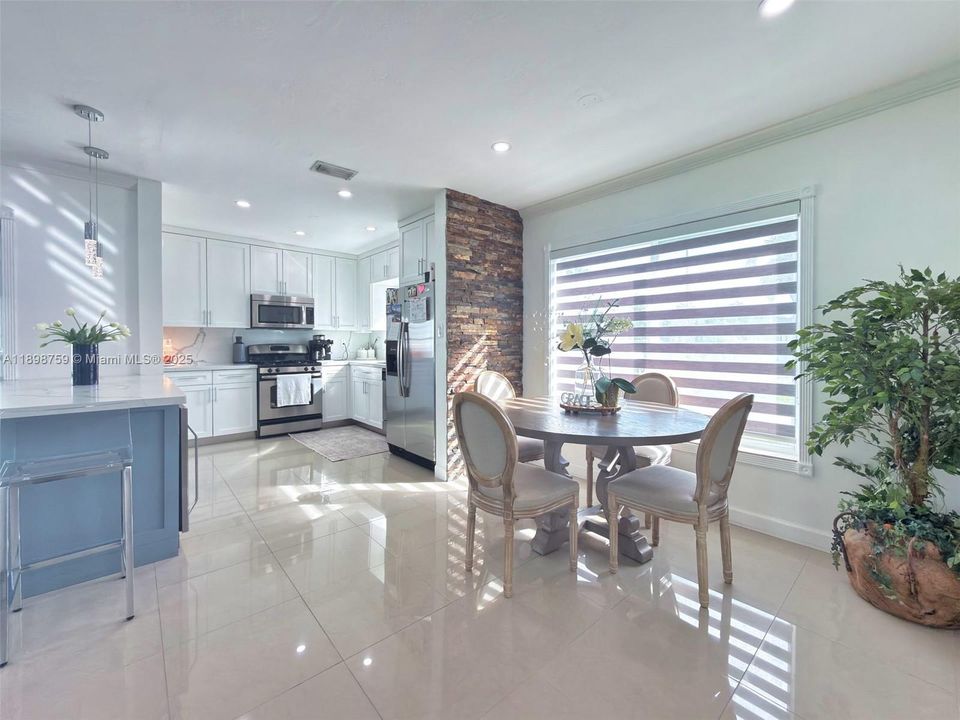 Active With Contract: $720,000 (3 beds, 2 baths, 1233 Square Feet)