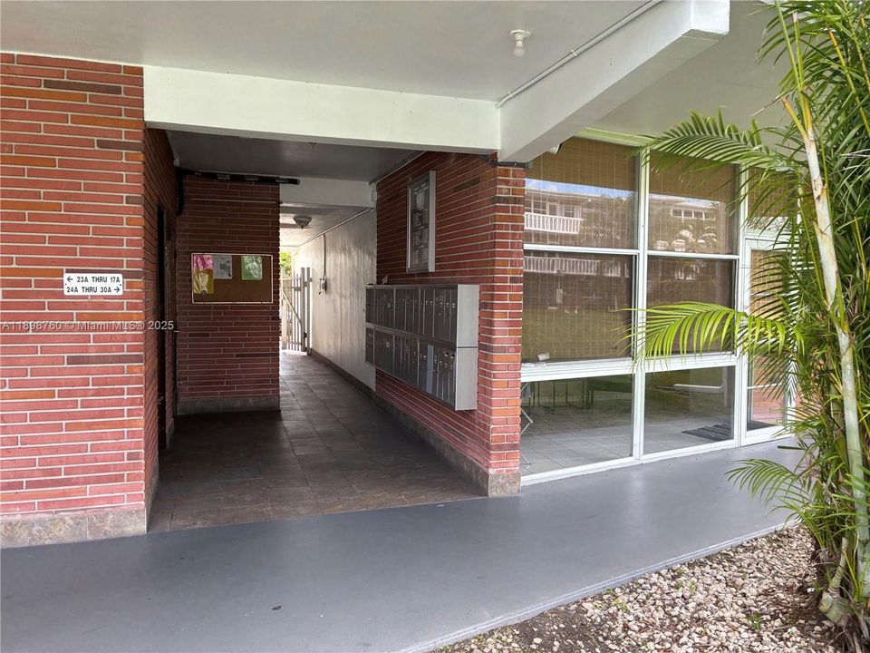 For Rent: $1,550 (1 beds, 1 baths, 650 Square Feet)