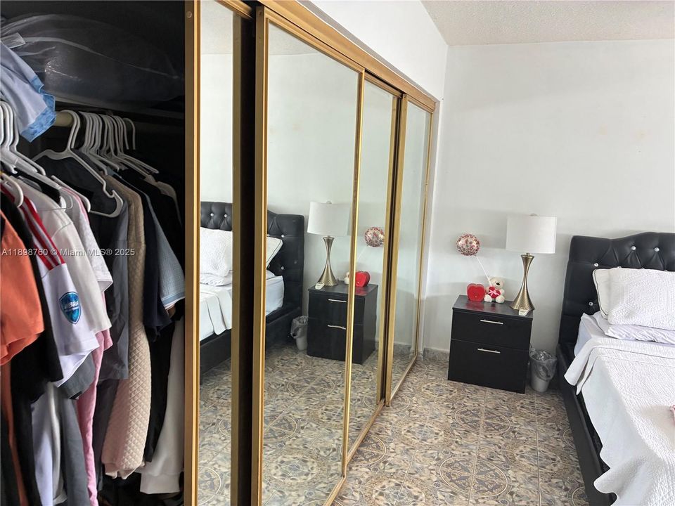 For Rent: $1,550 (1 beds, 1 baths, 650 Square Feet)