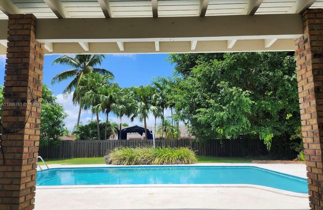 Active With Contract: $1,525,000 (5 beds, 3 baths, 3646 Square Feet)