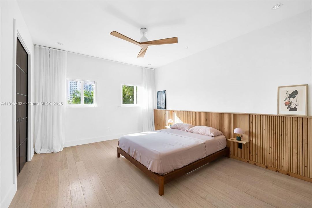 En Venta: $1,795,000 (4 camas, 3 baños, 2120 Pies cuadrados)