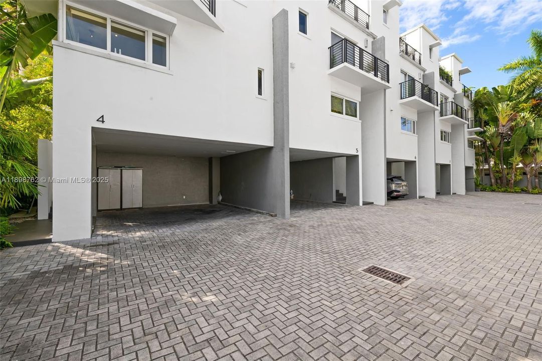 En Venta: $1,795,000 (4 camas, 3 baños, 2120 Pies cuadrados)