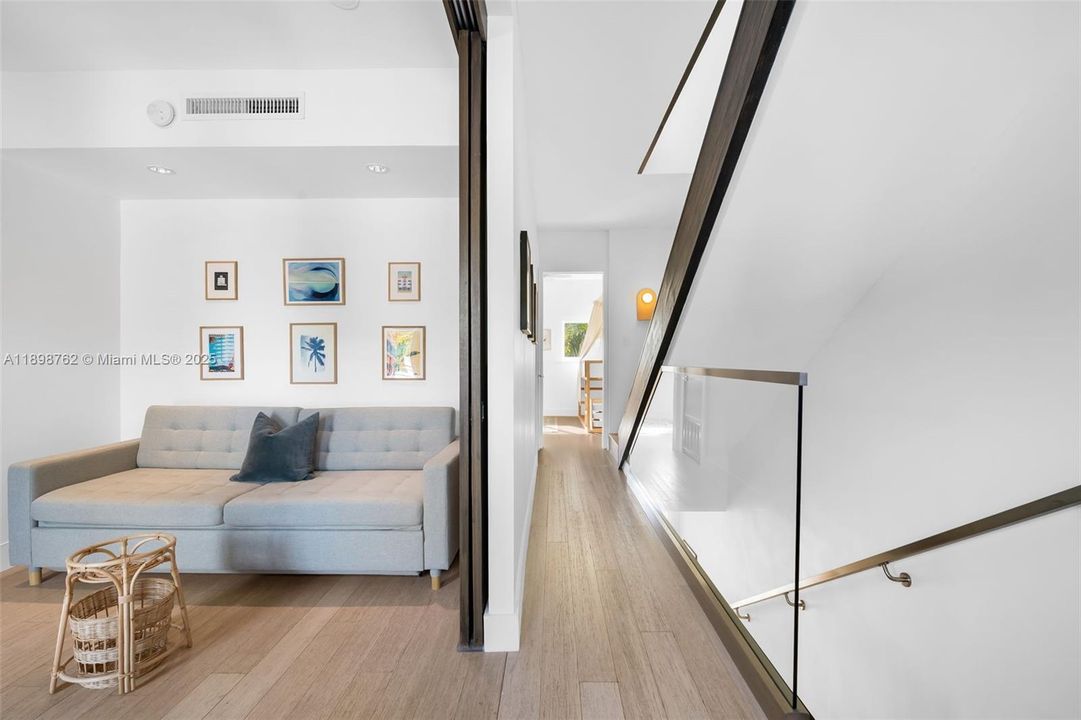 En Venta: $1,795,000 (4 camas, 3 baños, 2120 Pies cuadrados)