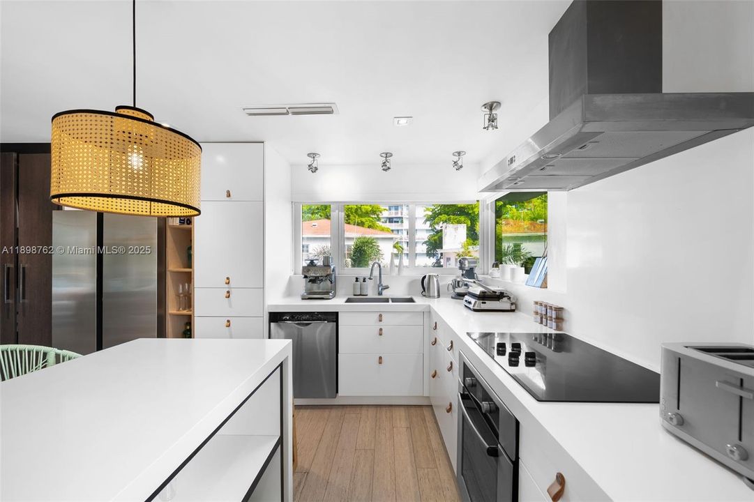 En Venta: $1,795,000 (4 camas, 3 baños, 2120 Pies cuadrados)