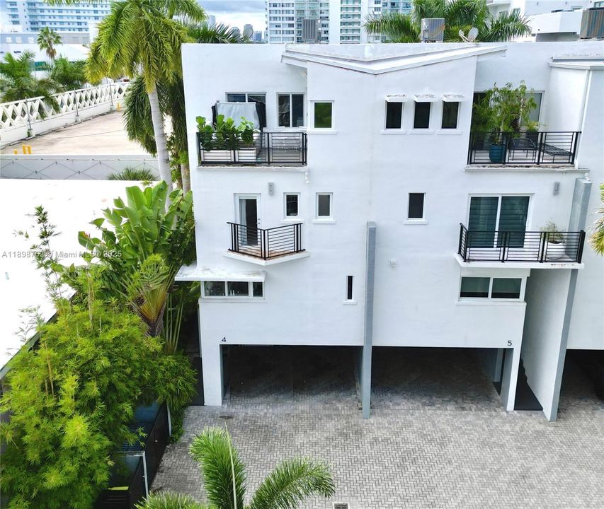 En Venta: $1,795,000 (4 camas, 3 baños, 2120 Pies cuadrados)