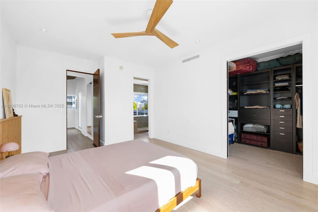 En Venta: $1,795,000 (4 camas, 3 baños, 2120 Pies cuadrados)