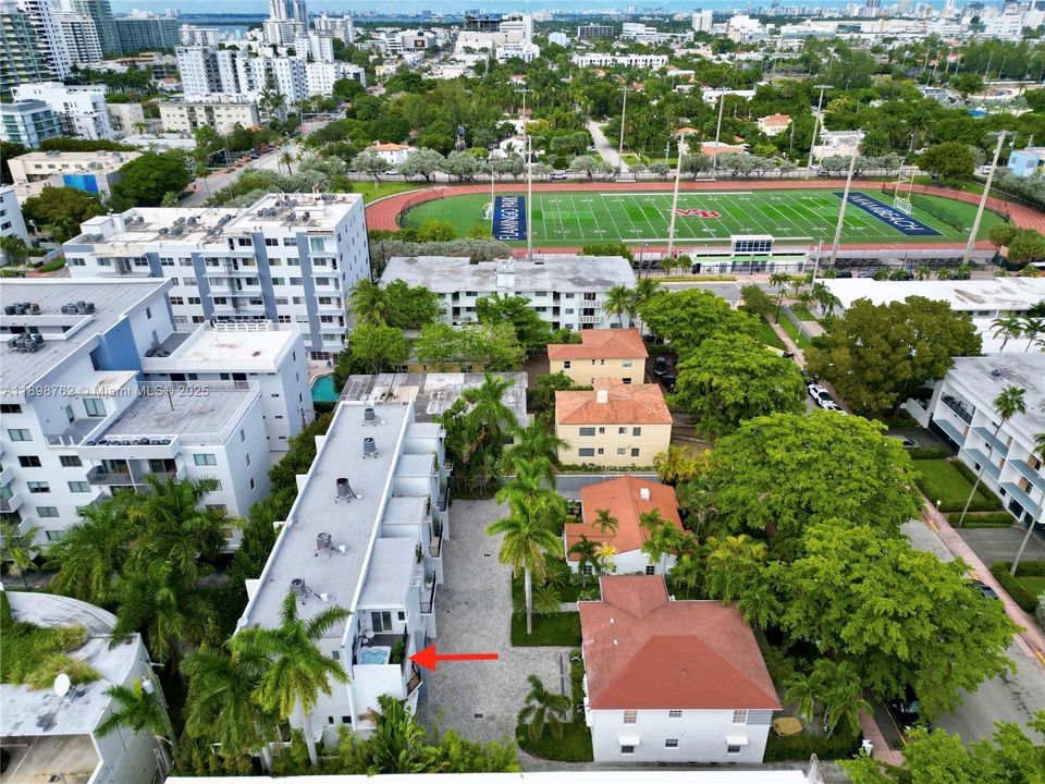 En Venta: $1,795,000 (4 camas, 3 baños, 2120 Pies cuadrados)