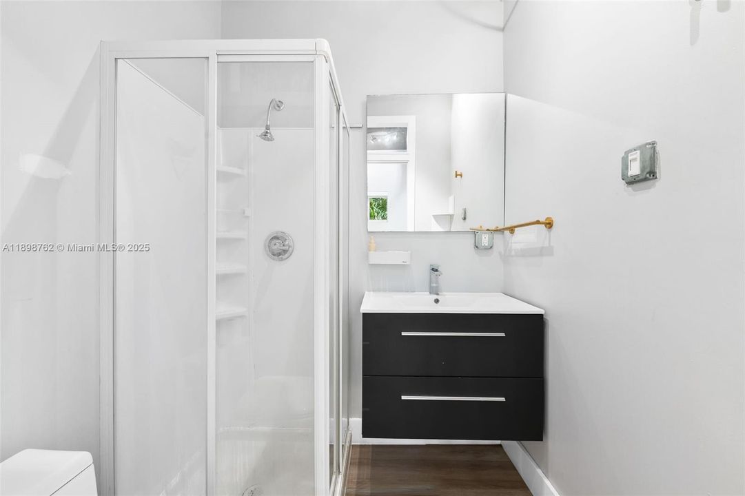 En Venta: $1,795,000 (4 camas, 3 baños, 2120 Pies cuadrados)