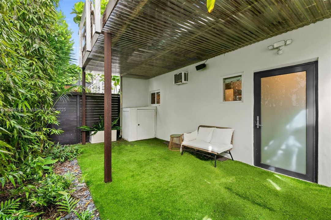 En Venta: $1,795,000 (4 camas, 3 baños, 2120 Pies cuadrados)