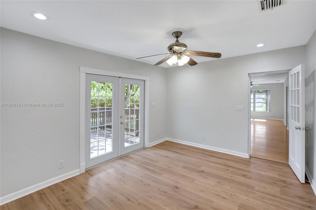 Recently Rented: $3,300 (3 beds, 2 baths, 1966 Square Feet)