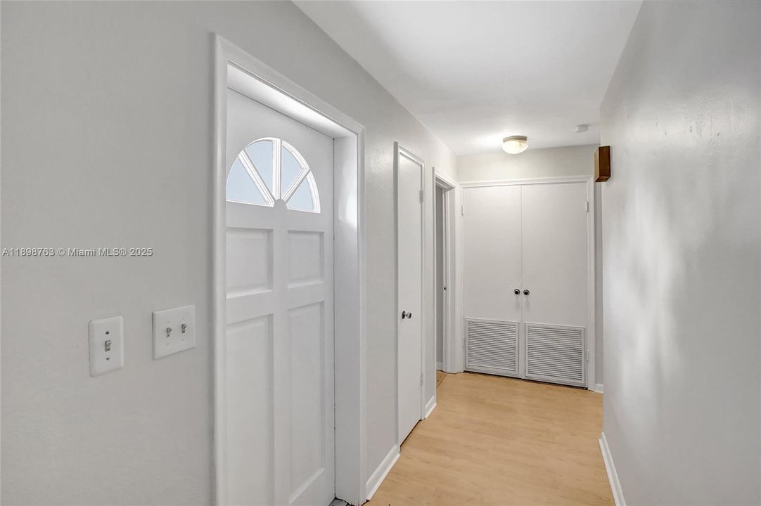 Recently Rented: $3,300 (3 beds, 2 baths, 1966 Square Feet)