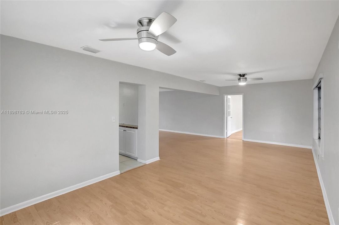 Recently Rented: $3,300 (3 beds, 2 baths, 1966 Square Feet)