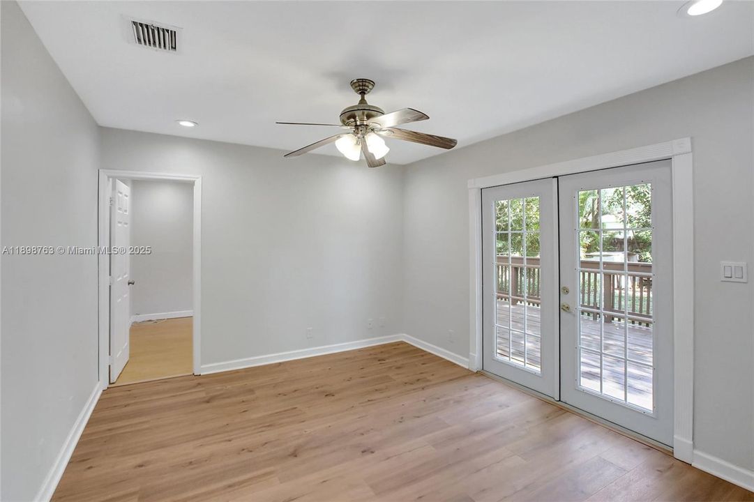 Recently Rented: $3,300 (3 beds, 2 baths, 1966 Square Feet)