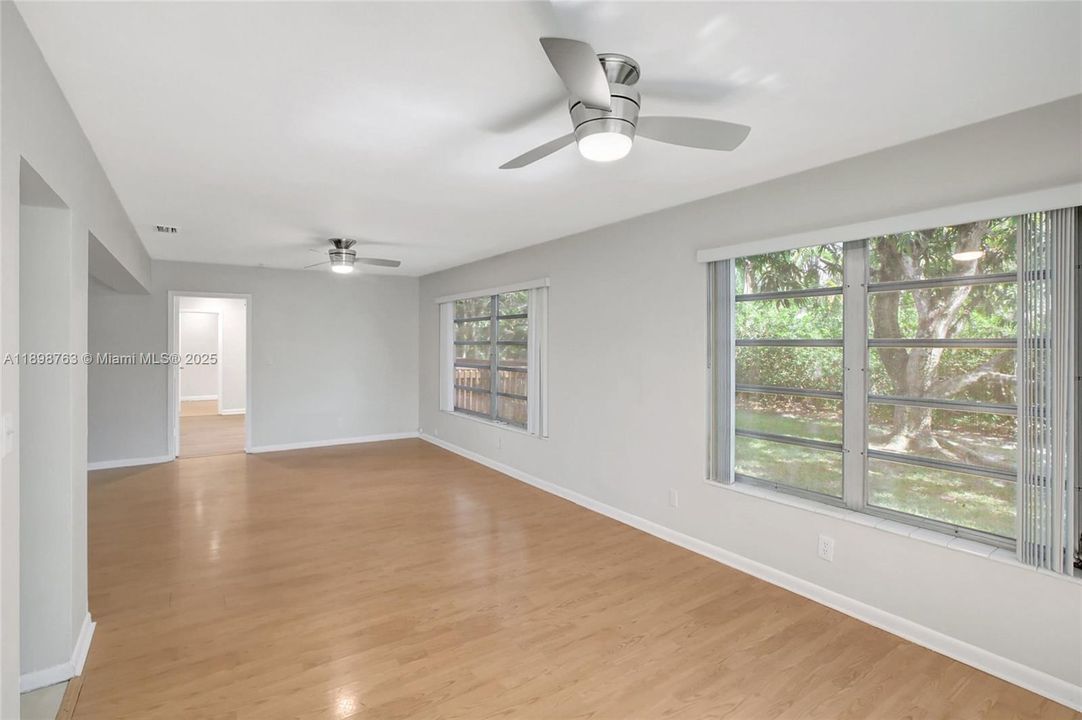 Recently Rented: $3,300 (3 beds, 2 baths, 1966 Square Feet)