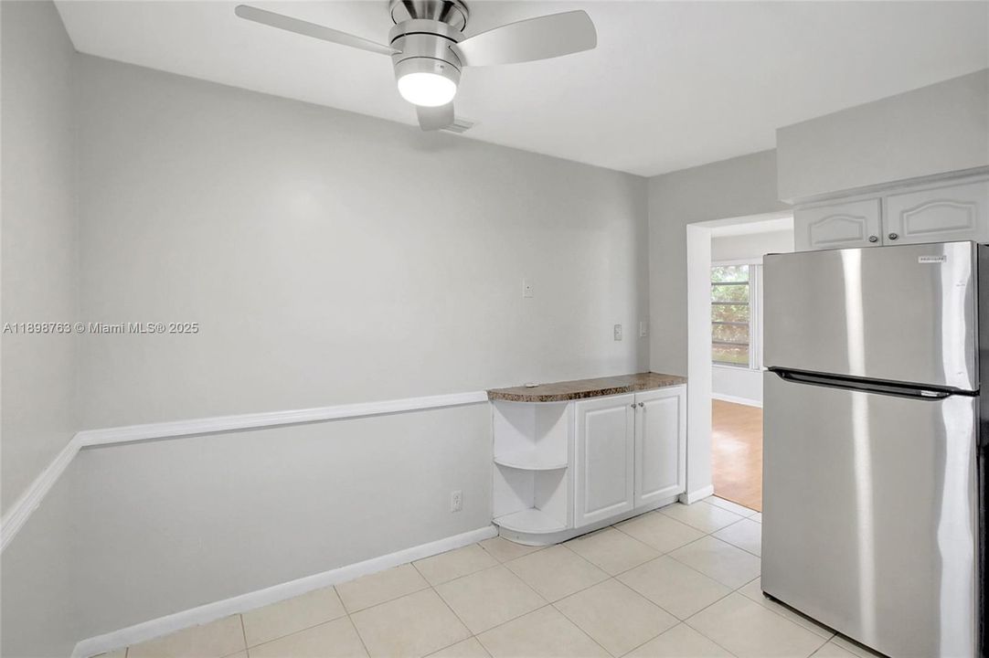 Recently Rented: $3,300 (3 beds, 2 baths, 1966 Square Feet)