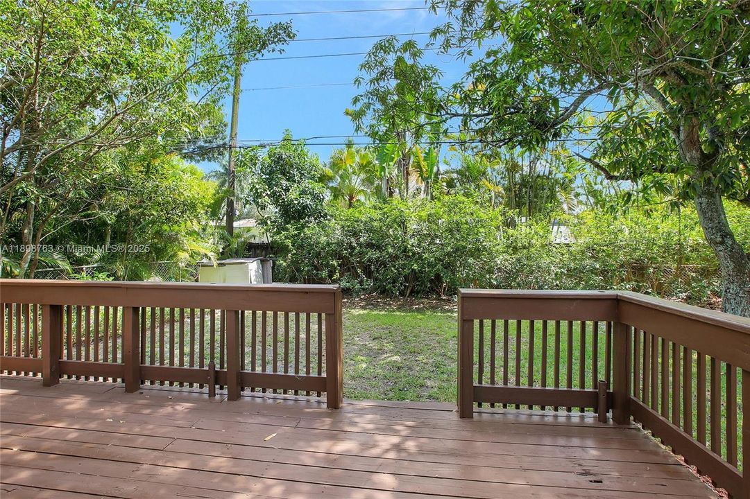 Recently Rented: $3,300 (3 beds, 2 baths, 1966 Square Feet)