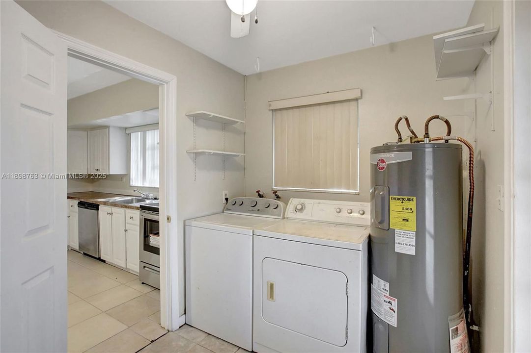 Recently Rented: $3,300 (3 beds, 2 baths, 1966 Square Feet)