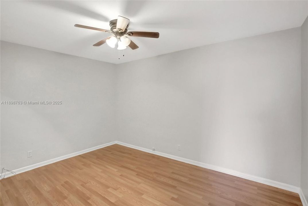 Recently Rented: $3,300 (3 beds, 2 baths, 1966 Square Feet)