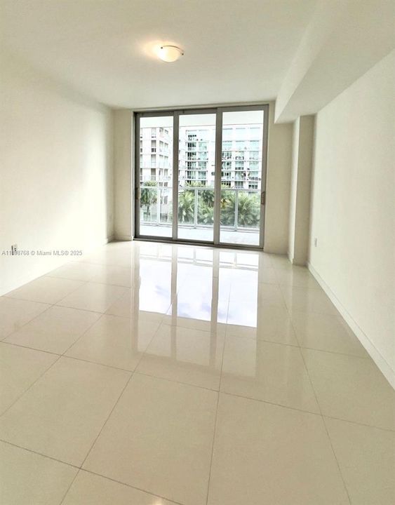 Под контрактом: $3,150 (2 спален, 2 ванн, 1244 Квадратных фут)