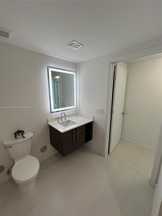 Под контрактом: $3,150 (2 спален, 2 ванн, 1244 Квадратных фут)