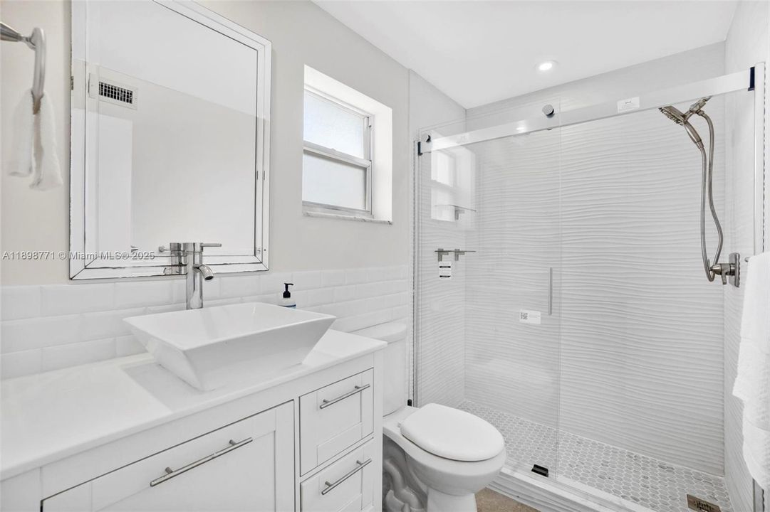 En Venta: $359,000 (1 camas, 1 baños, 670 Pies cuadrados)