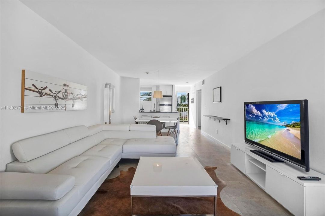 En Venta: $359,000 (1 camas, 1 baños, 670 Pies cuadrados)