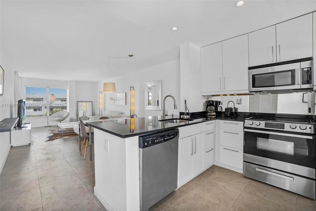 En Venta: $359,000 (1 camas, 1 baños, 670 Pies cuadrados)