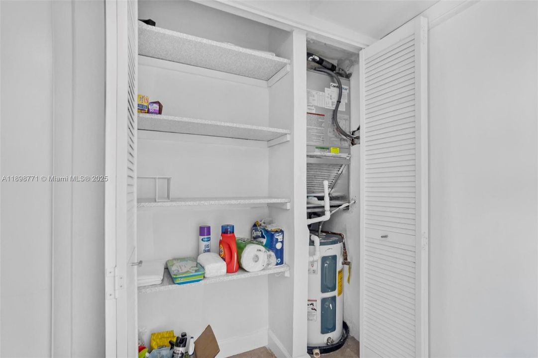 En Venta: $359,000 (1 camas, 1 baños, 670 Pies cuadrados)