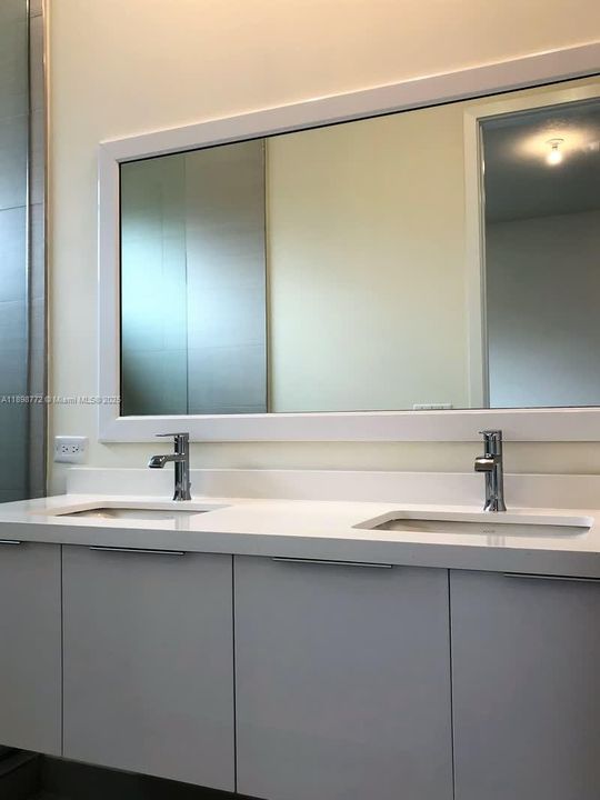 Recently Rented: $3,950 (3 beds, 2 baths, 1692 Square Feet)