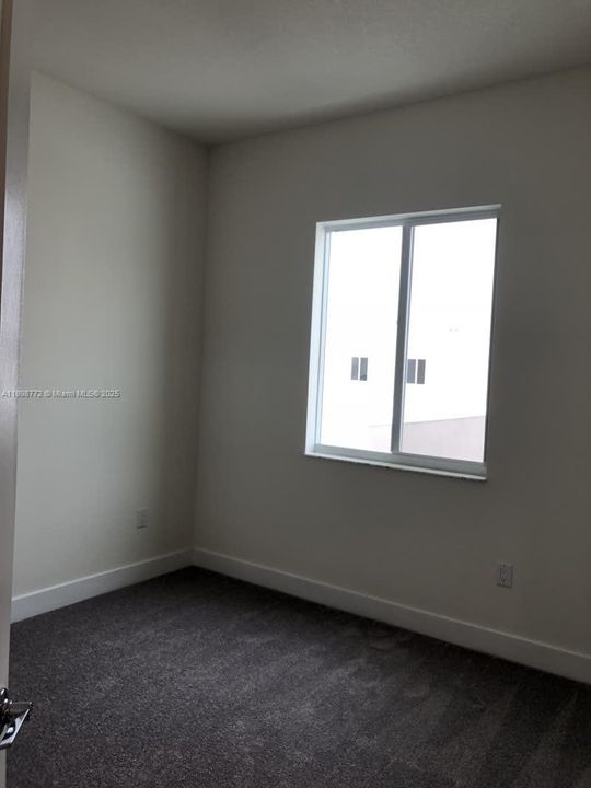 Recently Rented: $3,950 (3 beds, 2 baths, 1692 Square Feet)