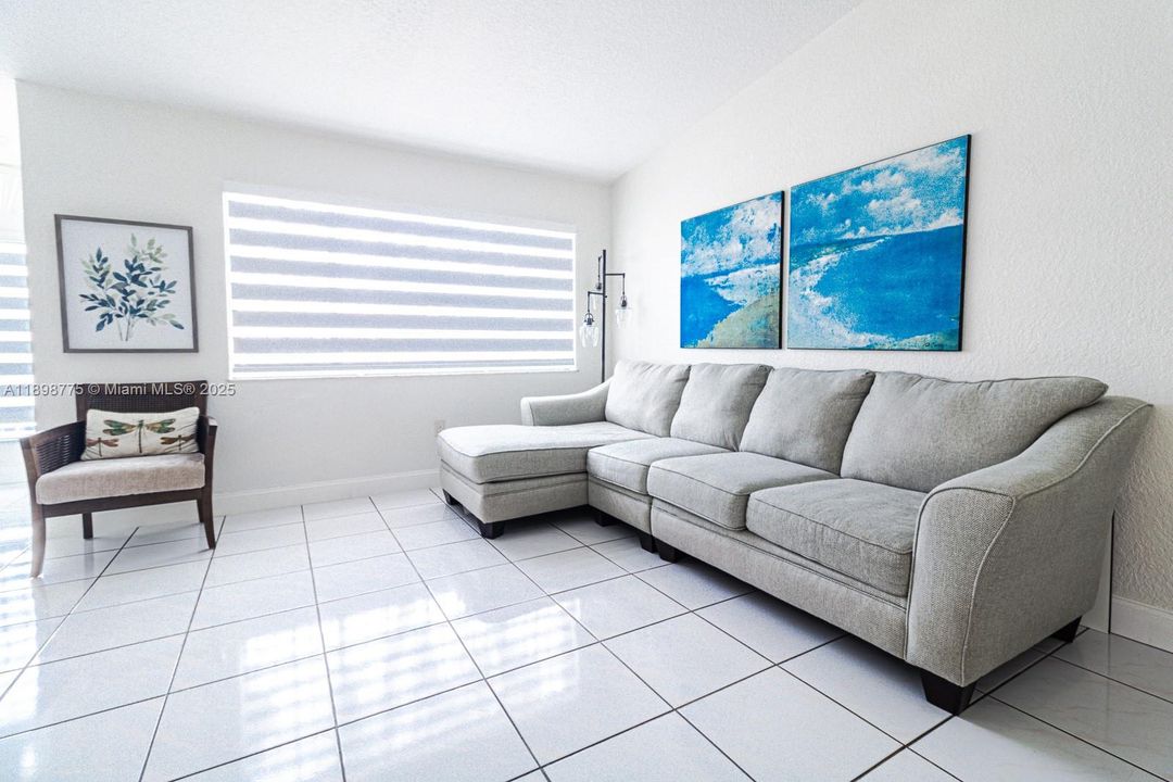 En Venta: $420,000 (3 camas, 2 baños, 1270 Pies cuadrados)