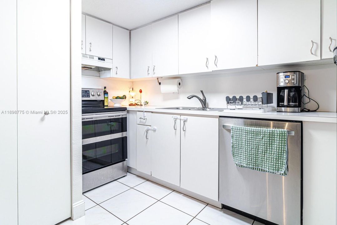 En Venta: $420,000 (3 camas, 2 baños, 1270 Pies cuadrados)