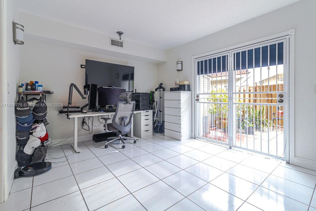 En Venta: $420,000 (3 camas, 2 baños, 1270 Pies cuadrados)