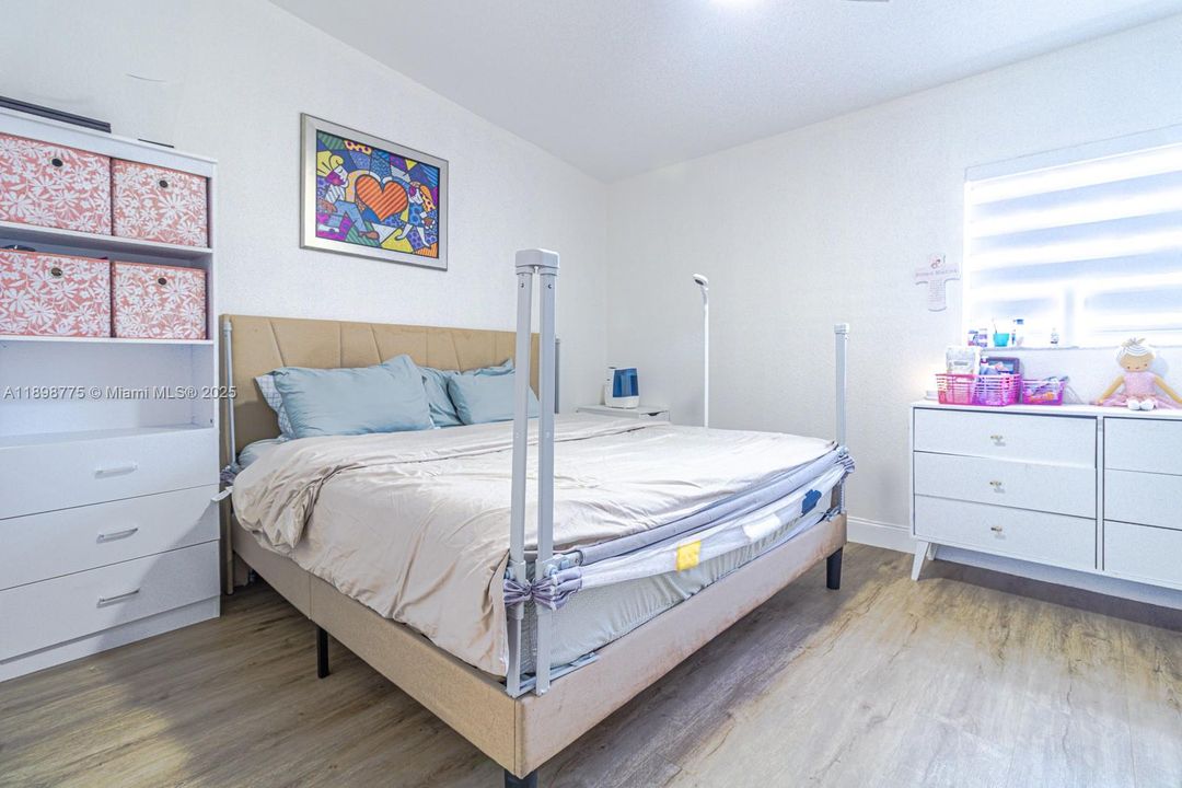 En Venta: $420,000 (3 camas, 2 baños, 1270 Pies cuadrados)