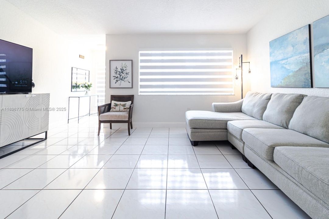 En Venta: $420,000 (3 camas, 2 baños, 1270 Pies cuadrados)