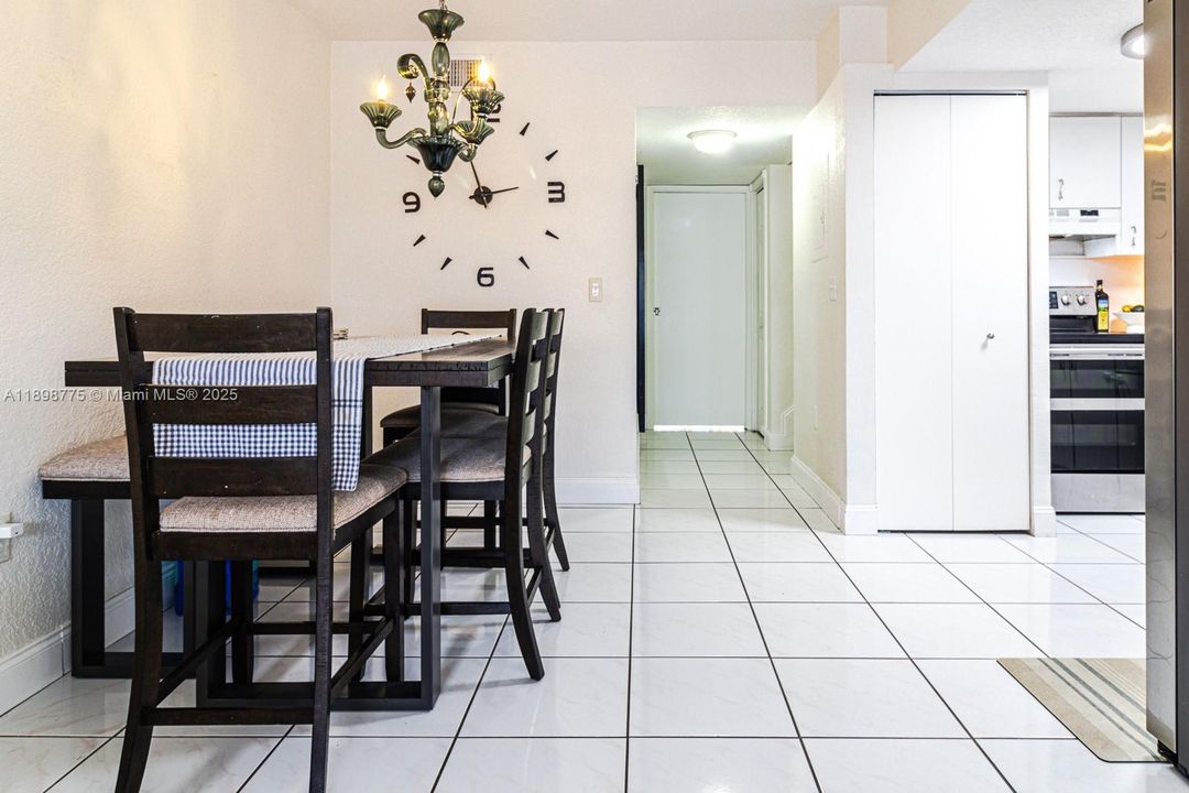 En Venta: $420,000 (3 camas, 2 baños, 1270 Pies cuadrados)