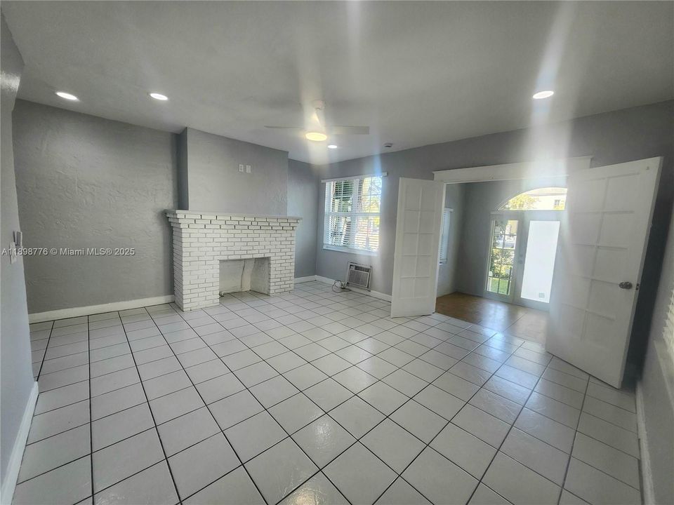 Recently Rented: $2,750 (2 beds, 1 baths, 0 Square Feet)