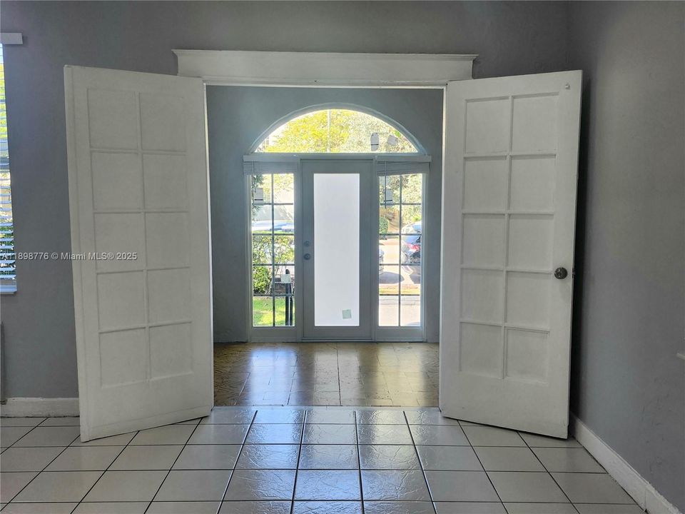 Recently Rented: $2,750 (2 beds, 1 baths, 0 Square Feet)