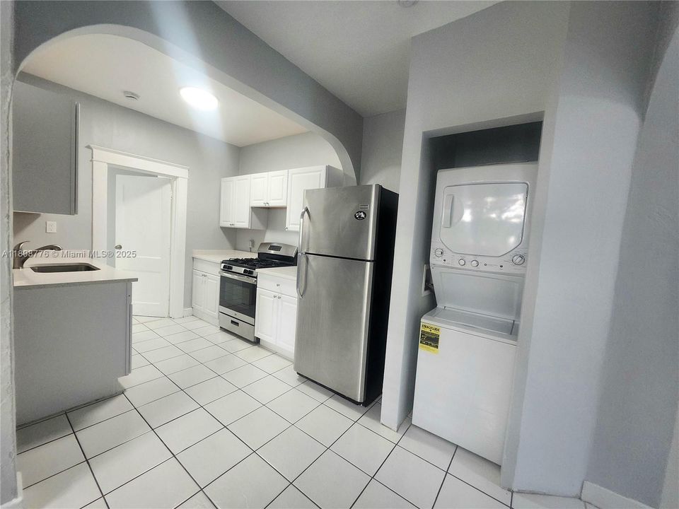 Recently Rented: $2,750 (2 beds, 1 baths, 0 Square Feet)