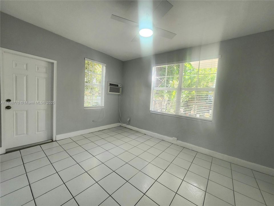 Recently Rented: $2,750 (2 beds, 1 baths, 0 Square Feet)