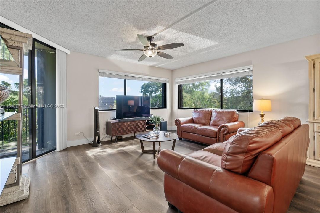 最近售出: $379,500 (3 贝兹, 2 浴室, 1550 平方英尺)