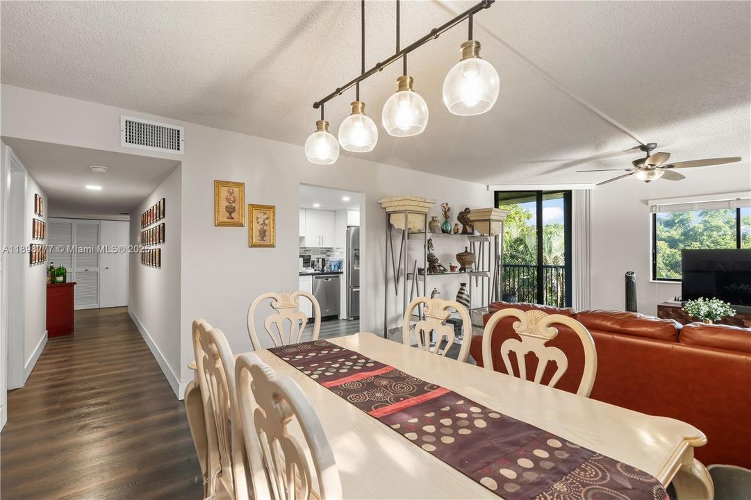 最近售出: $379,500 (3 贝兹, 2 浴室, 1550 平方英尺)